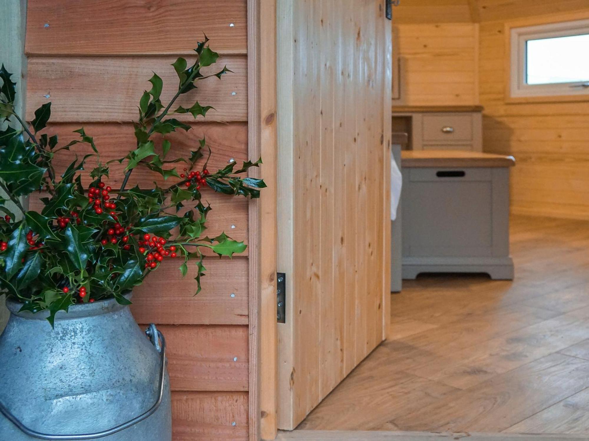 Holiday home Cwt Celyn-qu7605