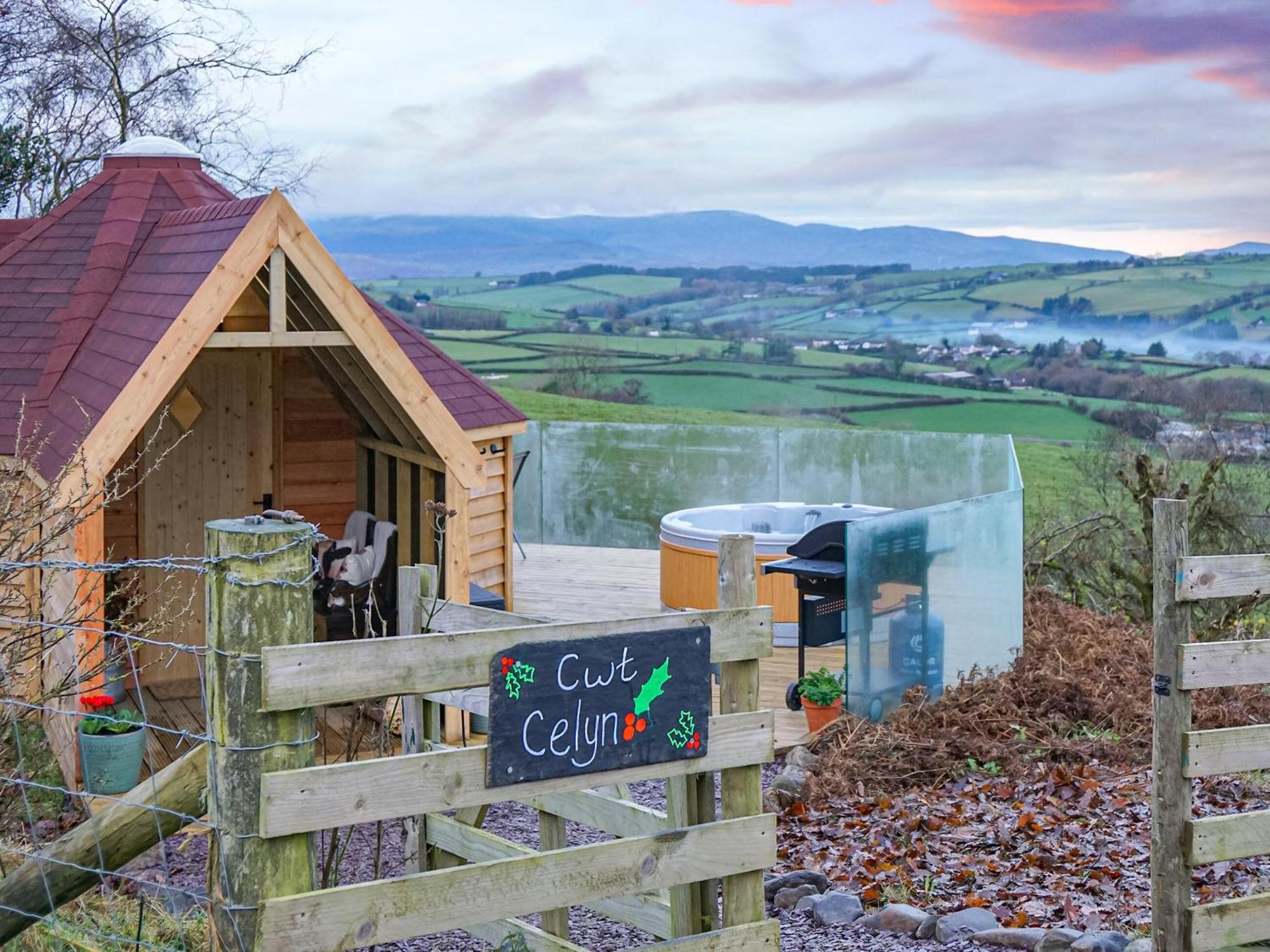 Cwt Celyn-qu7605 Holiday home Llangerniew